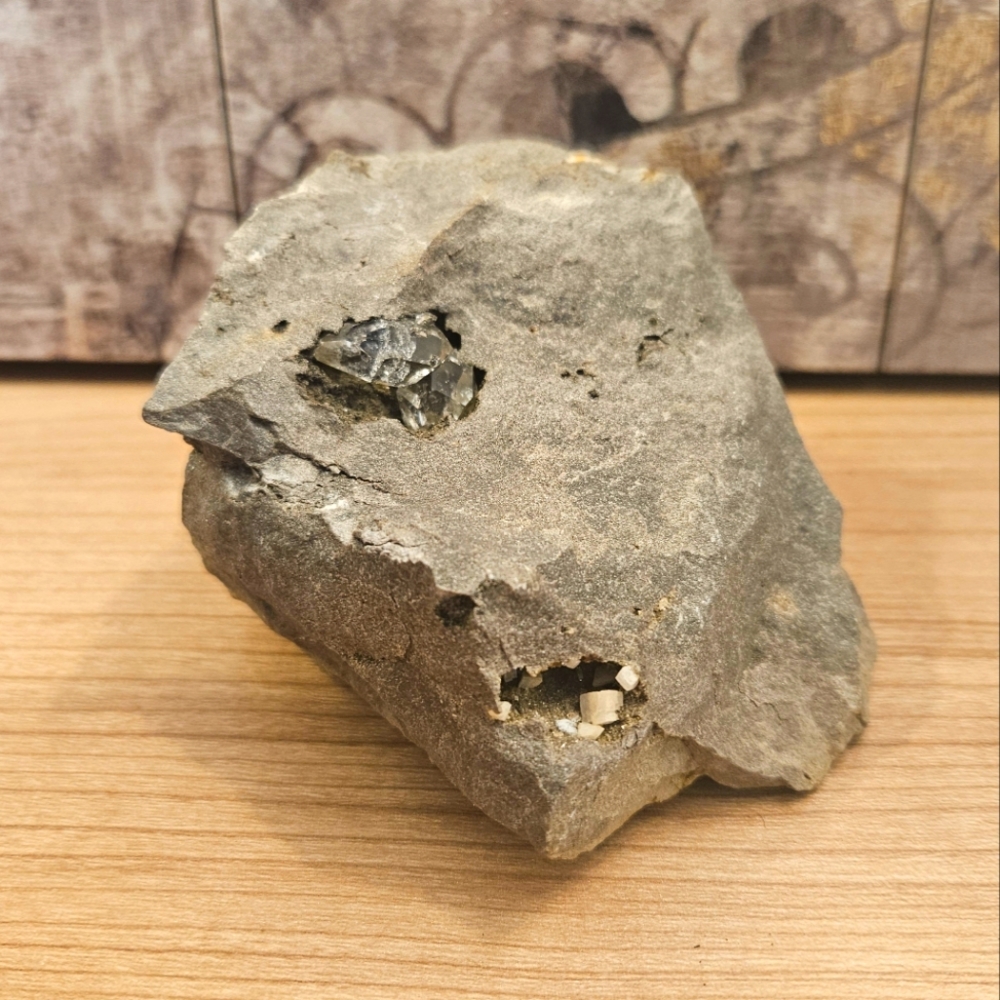 Herkimer diamonds in matrix